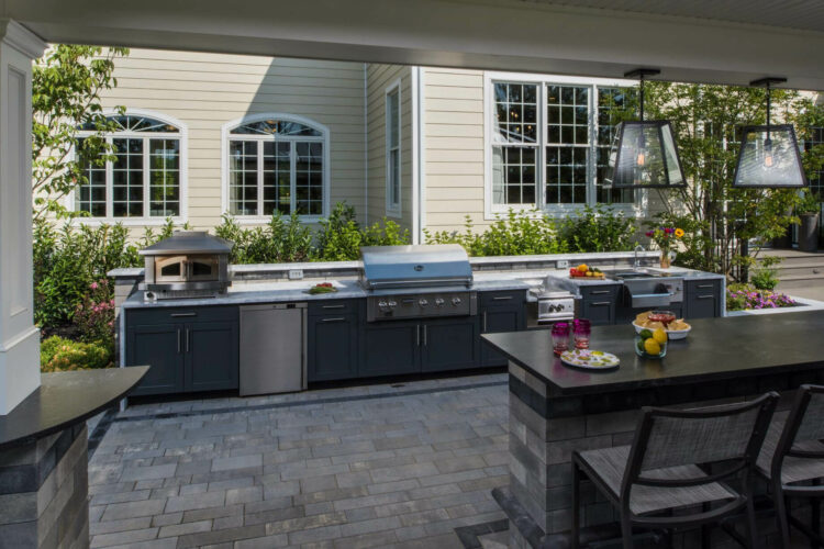 7 Tips For Planning Your Ultimate Outdoor Kitchen