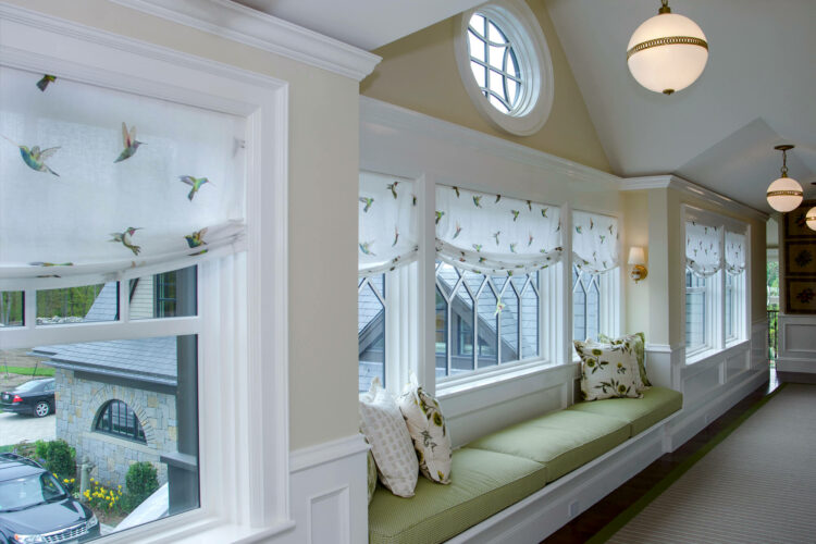 How to Choose the Correct Size Crown Moulding